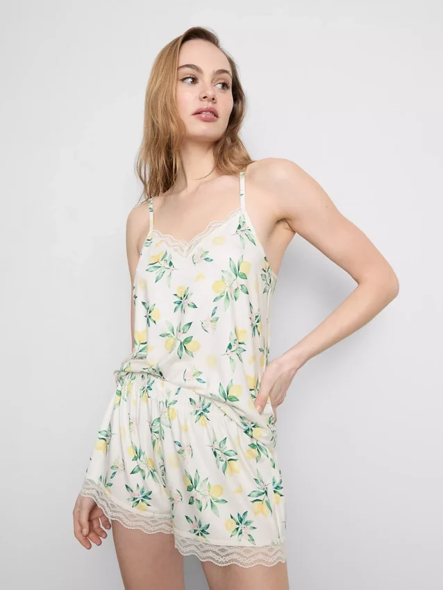 Pijamas com camisola sem mangas e calções