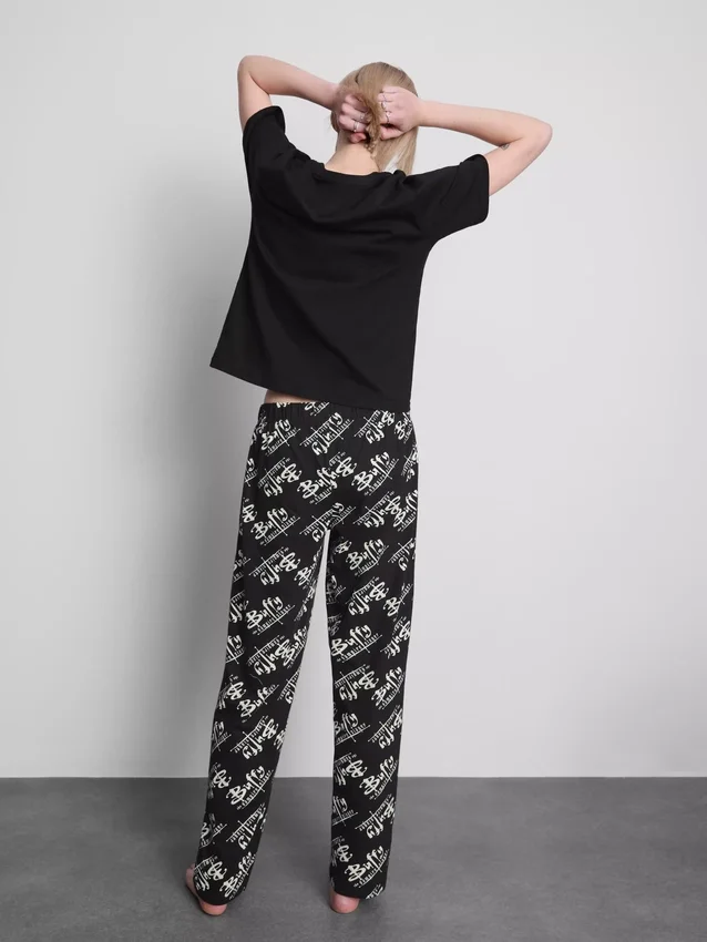 Pijamas com estampado da Buffy, a Caçadora de Vampiros