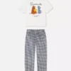 Pijamas com estampado de personagens da Disney