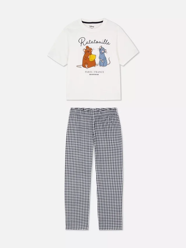 Pijamas com estampado de personagens da Disney