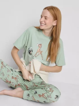 Pijamas com estampado do Bambi da Disney