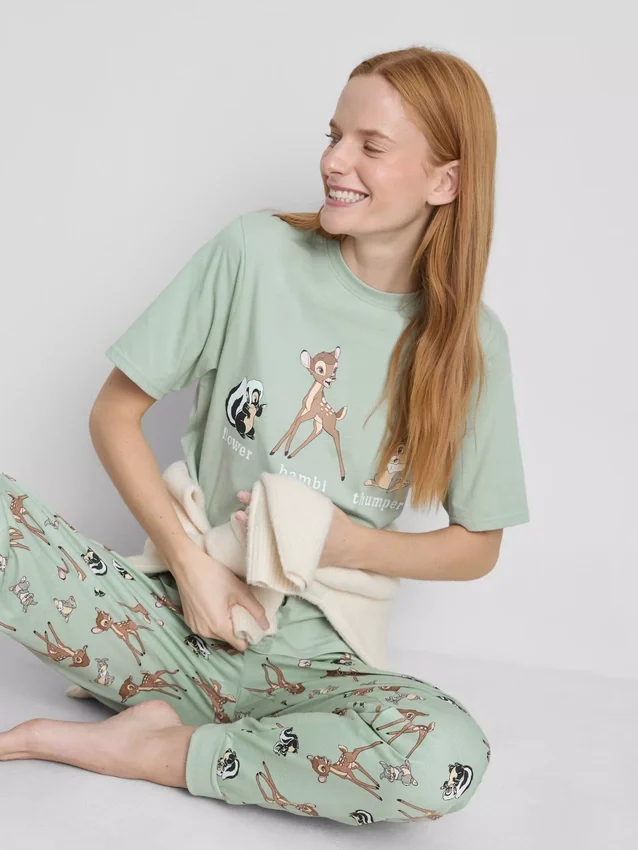 Pijamas com estampado do Bambi da Disney
