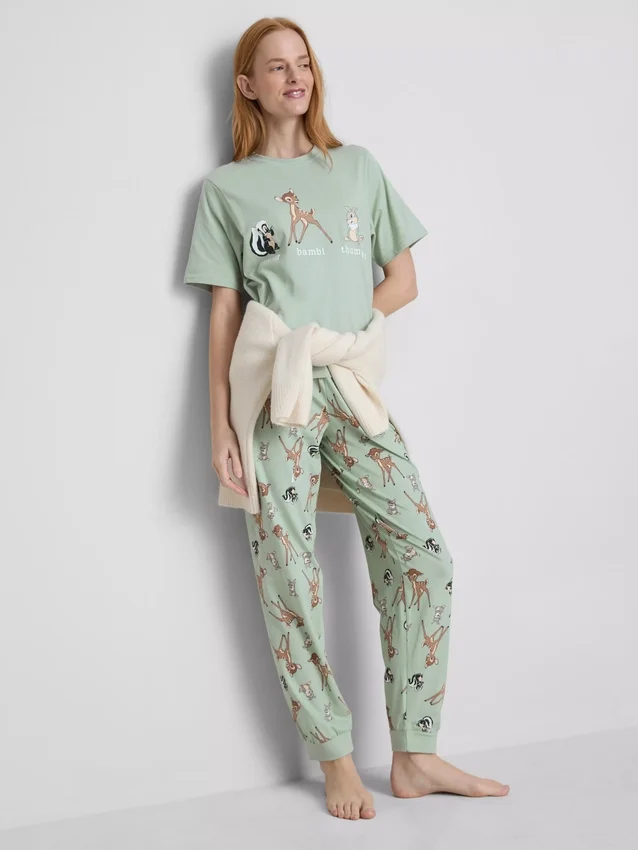 Pijamas com estampado do Bambi da Disney