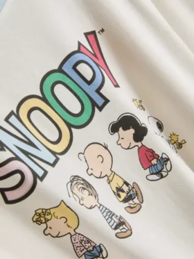 Pijamas com personagem Snoopy dos Peanuts