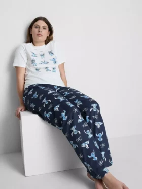 Pijamas com t-shirt do Stitch da Disney
