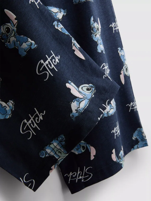 Pijamas com t-shirt do Stitch da Disney