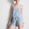 Pijamas curto com camisola de alças às riscas