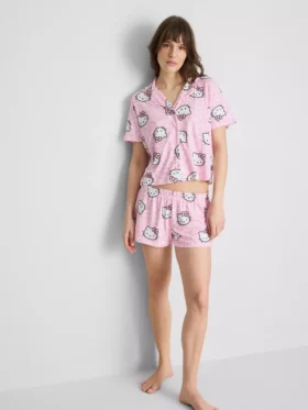 Pijamas curto estilo «boyfriend» da Hello Kitty