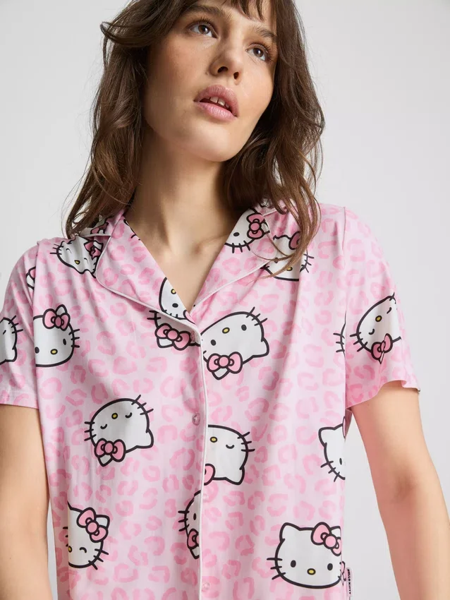 Pijamas curto estilo «boyfriend» da Hello Kitty