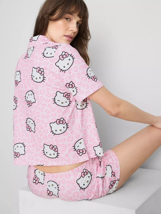 Pijamas curto estilo «boyfriend» da Hello Kitty