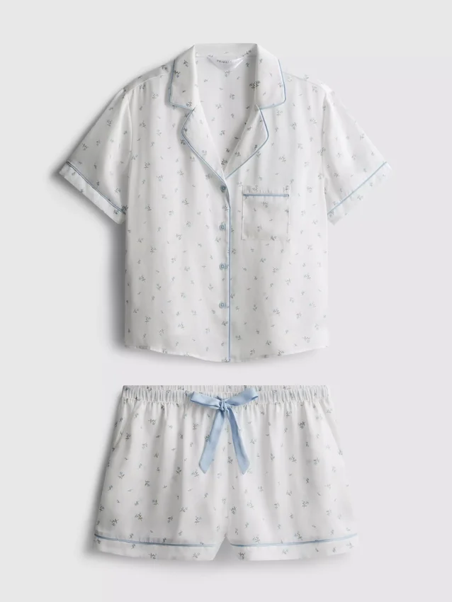 Pijamas curto estilo «boyfriend» em cetim com padrão floral