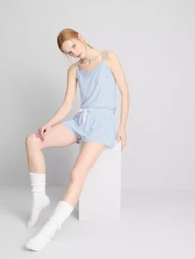 Pijamas curto às riscas