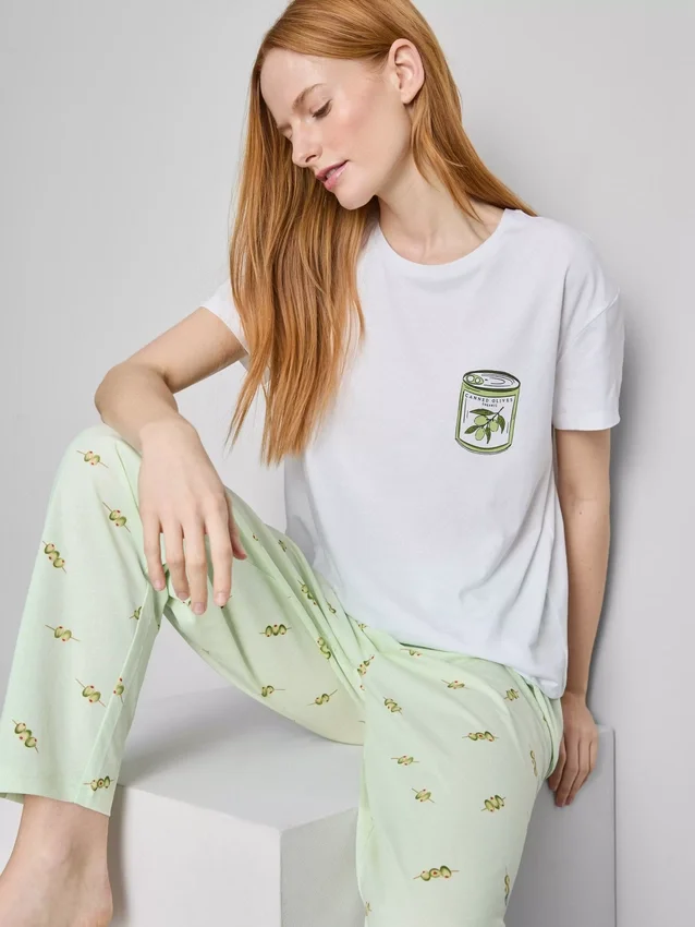 Pijamas de algodão com gola redonda e estampado