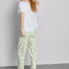 Pijamas de algodão com gola redonda e estampado