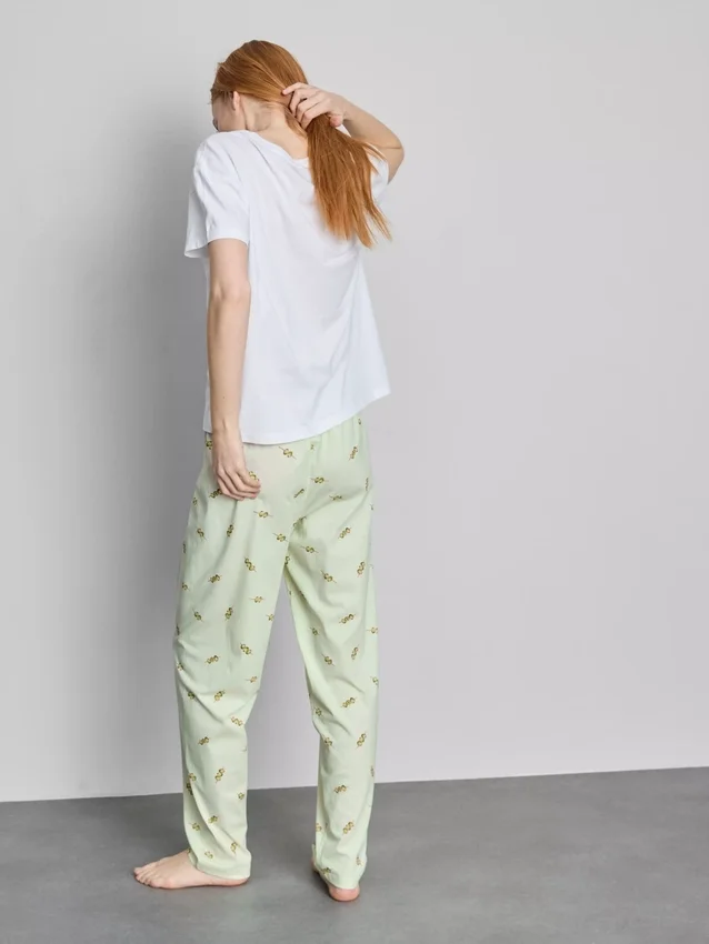 Pijamas de algodão com gola redonda e estampado
