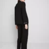 Pijamas estilo «boyfriend» com debrum contrastante