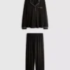 Pijamas estilo «boyfriend» com debrum contrastante