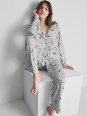 Pijamas estilo «boyfriend» com estampado do Snoopy