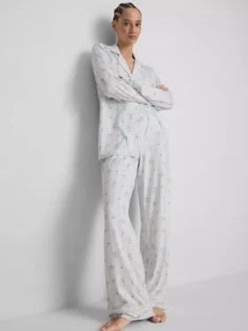 Pijamas estilo «boyfriend» da Marie, da série «Os Aristogatos» da Disney