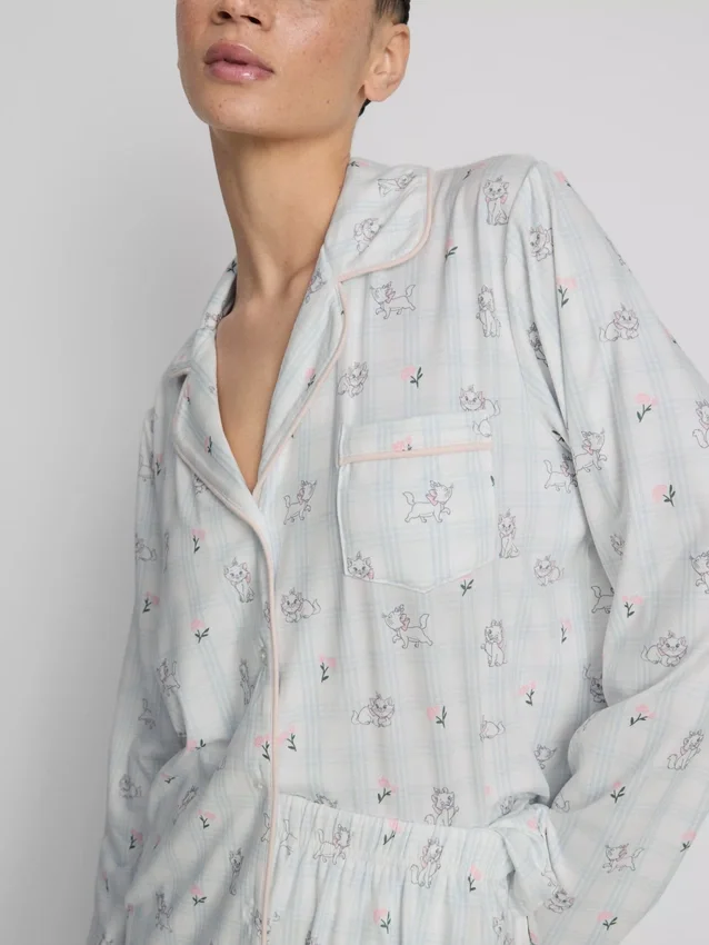 Pijamas estilo «boyfriend» da Marie, da série «Os Aristogatos» da Disney