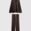 Pijamas estilo boyfriend em cetim