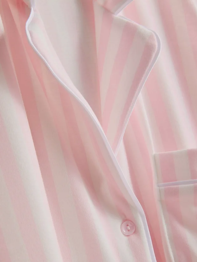 Pijamas estilo «boyfriend» em jersey às riscas