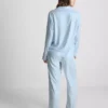 Pijamas estilo «boyfriend» em sarja