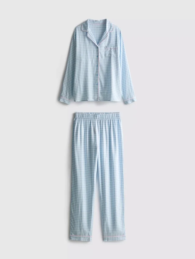 Pijamas estilo «boyfriend» em sarja