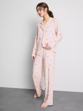 Pijamas estilo «boyfriend» estampados