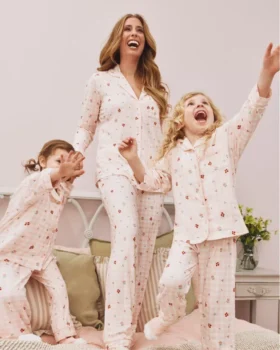 Pijamas estilo «boyfriend» xadrez da Stacey Solomon