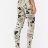 Pijamas retro com motivos de banda desenhada do Mickey Mouse da Disney