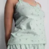 Pijamas tipo camisola com acabamentos em renda