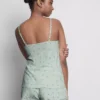 Pijamas tipo camisola com acabamentos em renda