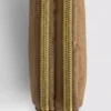 Porta-moedas com efeito de pele de crocodilo