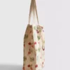Saco de compras com estampado vegetal