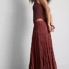 Saia midi em renda enrugada com camadas da Paula Echevarría