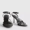 Sandálias com sapatos de salto atados da Paula Echevarría