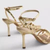 Sandálias com sapatos de salto atados da Paula Echevarría