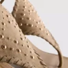 Sandálias com tachas da Paula Echevarría