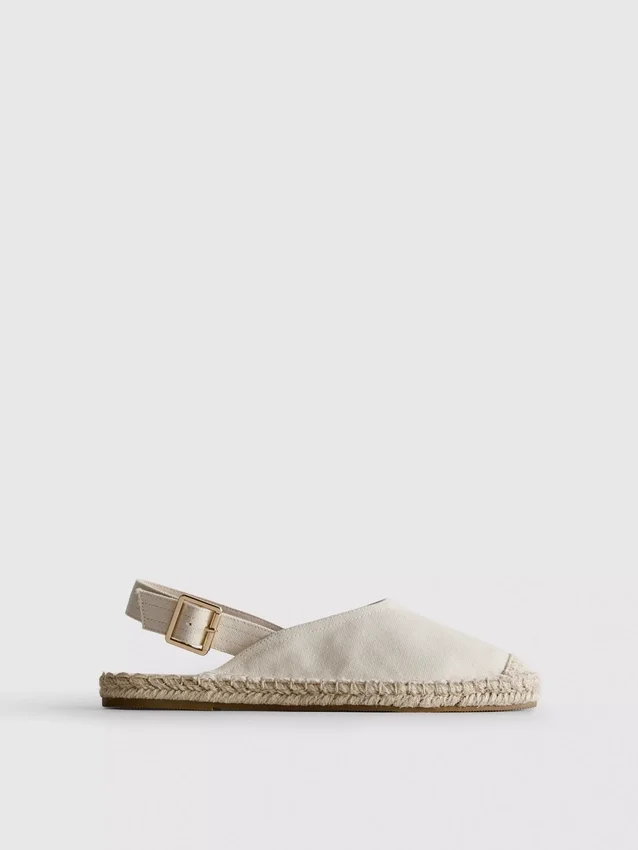 Sandálias de espadrilha com tiras traseiras