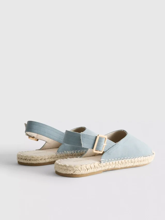 Sandálias de espadrilha com tiras traseiras