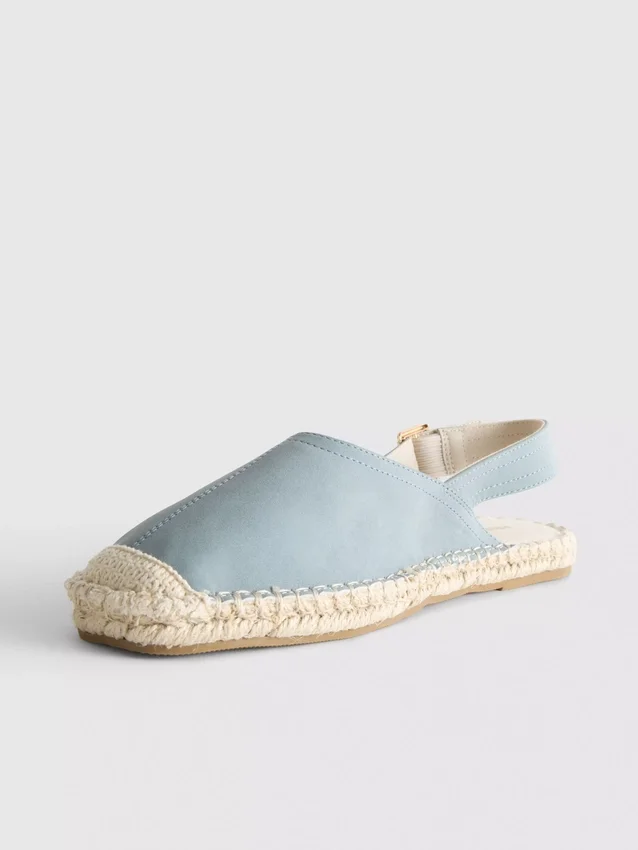 Sandálias de espadrilha com tiras traseiras