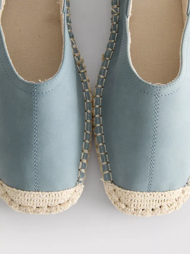 Sandálias de espadrilha com tiras traseiras