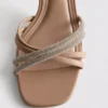 Sandálias de salto com tiras e strass