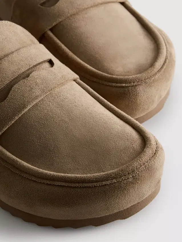 Sandálias tipo mocassim