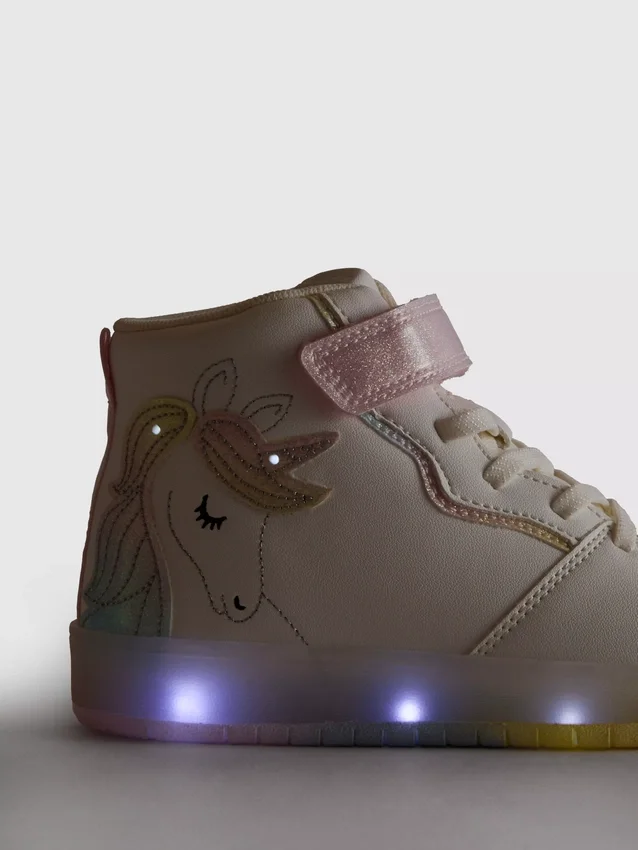 Sapatilha de cano alto com luzes em forma de unicórnio
