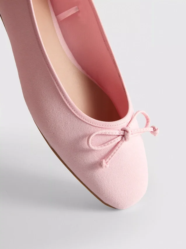 Sapatilhas de ballet com laço na frente