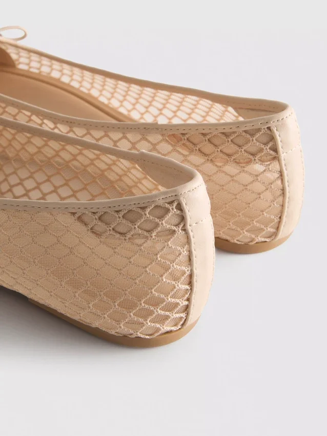 Sapatilhas de malha com biqueira quadrada