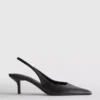 Sapatos de salto alto com tira traseira em imitação de couro