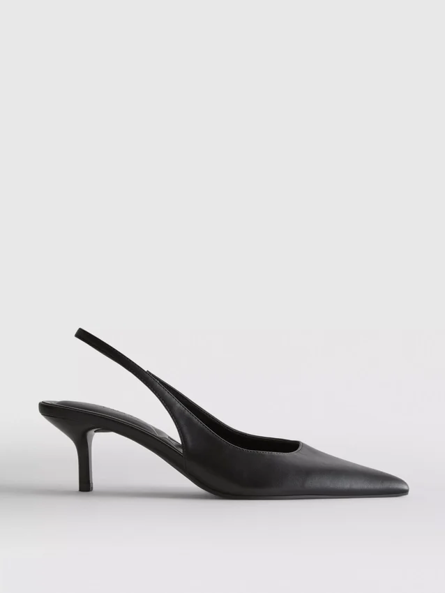 Sapatos de salto alto com tira traseira em imitação de couro